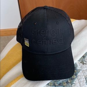 Studio barre hat
